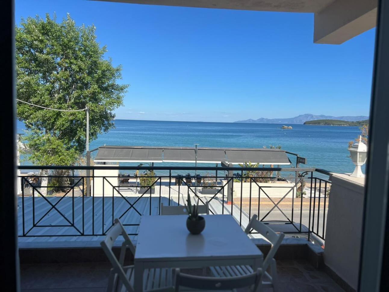 Glykanisos Mini Suites Nea Peramos (Macedonia) Exterior foto